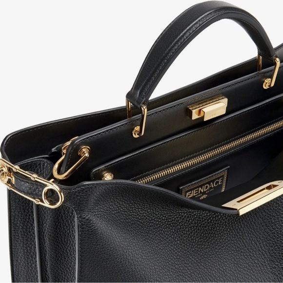 FENDI Peekaboo โIseeuโ Medium - Picture 14 of 17